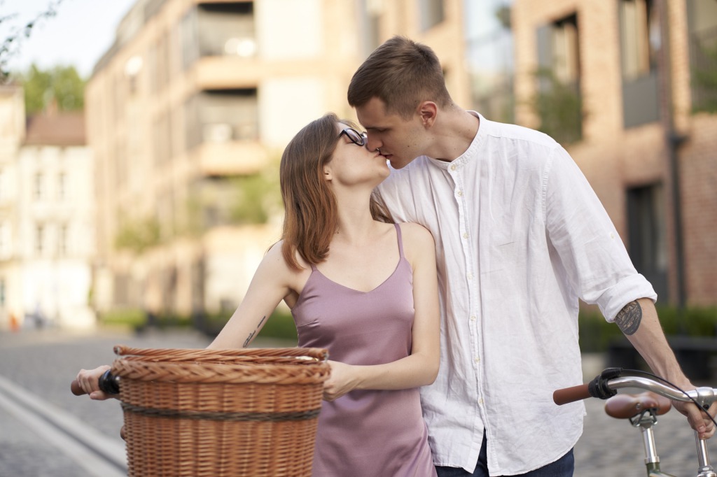 【接吻】キスをするとダイエットや健康にも良い8つの理由